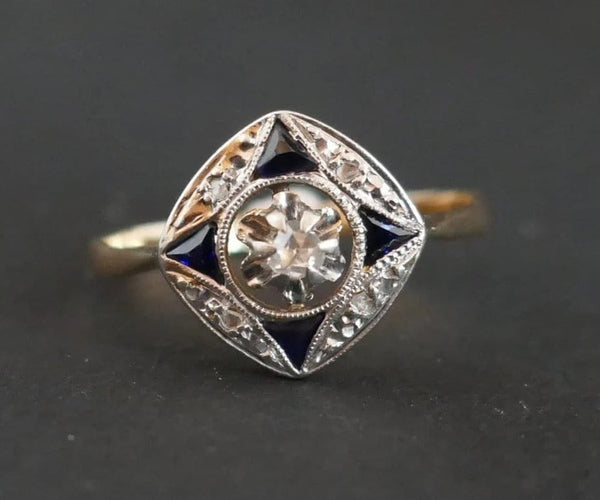 Bague 56 Bague Art déco sertie de diamants et saphirs en or 18 carats 58 Facettes