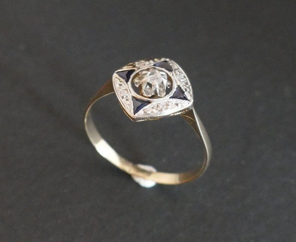 Bague 56 Bague Art déco sertie de diamants et saphirs en or 18 carats 58 Facettes