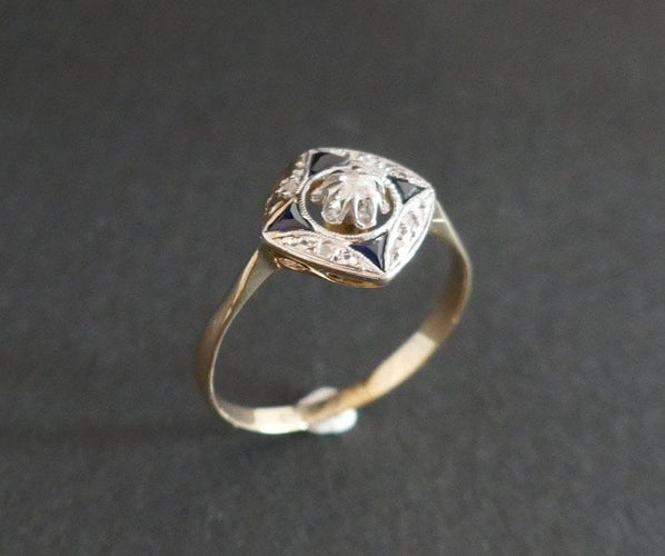 Bague 56 Bague Art déco sertie de diamants et saphirs en or 18 carats 58 Facettes