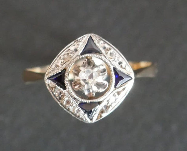 Bague 56 Bague Art déco sertie de diamants et saphirs en or 18 carats 58 Facettes