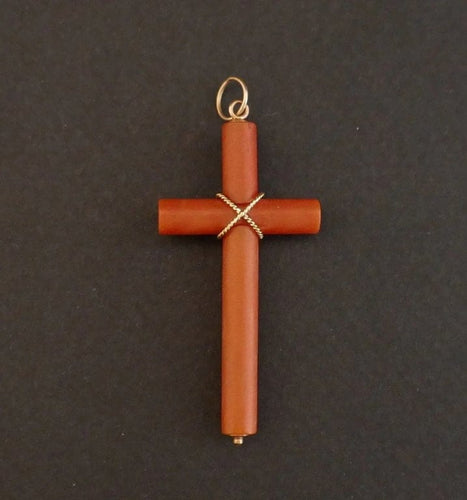 Pendentif Pendentif croix en corail avec bélière en or 58 Facettes 1084375