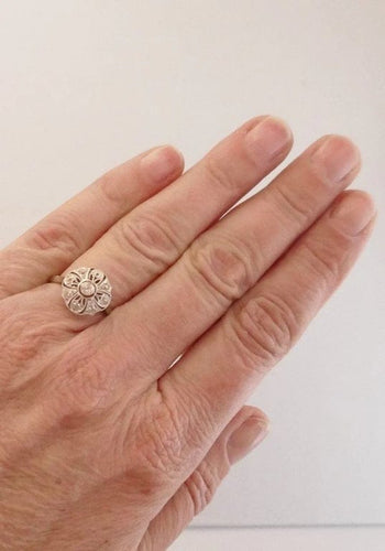 Bague 54 Bague fleur Art déco en or blanc 18 carats et platine, diamants 58 Facettes 1084362