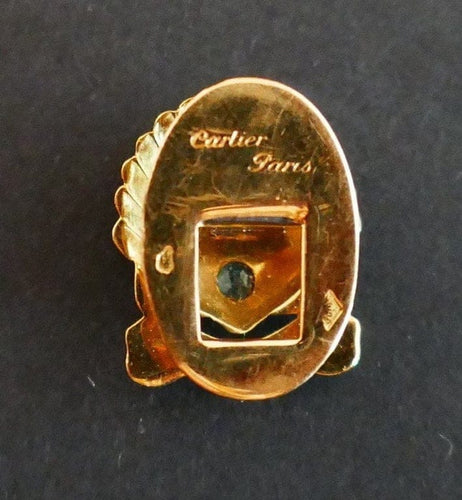 Broche Cartier - Boutonnière coquille Saint-Jacques en or jaune 18 carats et émeraude 58 Facettes