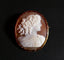 Broche Broche camée sur coquillage en or jaune 18 carats 58 Facettes