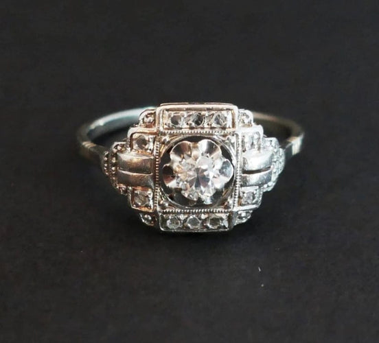 Bague 57 Bague Art déco sertie de diamants en or blanc 18 carats et platine 58 Facettes