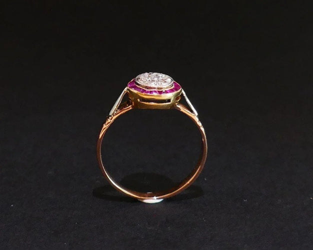 Bague 56 Bague Art déco en or 18 carats avec diamants et rubis calibrés 58 Facettes
