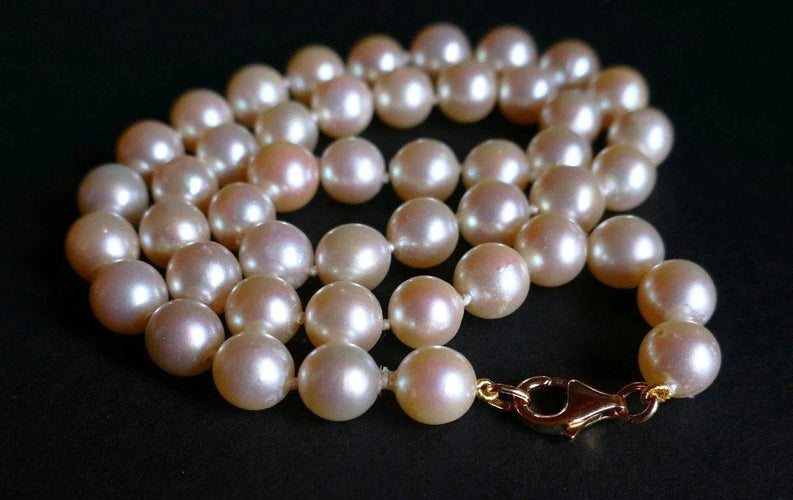 Collier Collier choker de perles de culture crème, fermoir en or jaune 18 carats 58 Facettes