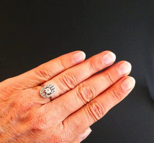 Bague 52 Bague Art déco en or blanc 18 carats avec diamants 58 Facettes