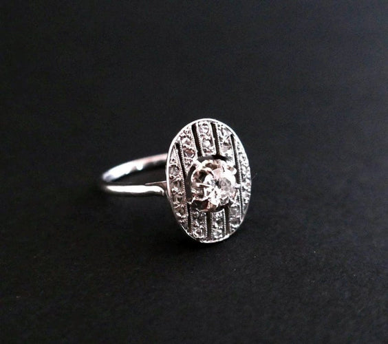 Bague 52 Bague Art déco en or blanc 18 carats avec diamants 58 Facettes
