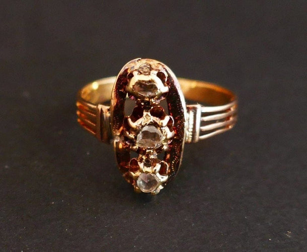 Bague 58 Bague ancienne sertie de diamants en or rose 58 Facettes