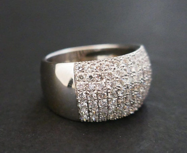 Bague 54 Bague pavée de diamants en or blanc 18 carats 58 Facettes