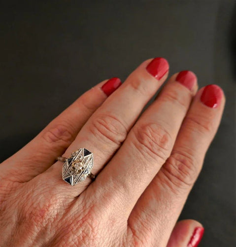 Bague 55.5 Bague Art déco en or blanc 18 carats, diamants et saphirs 58 Facettes B70-04