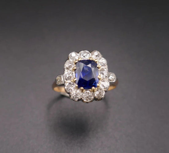 Bague 53 Bague ancienne saphir coussin et diamants en or jaune 18 carats et platine 58 Facettes C31-07