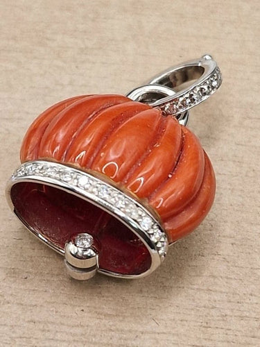 Pendentif Pendentif cloche en or blanc 18 carats avec diamants et corail 58 Facettes