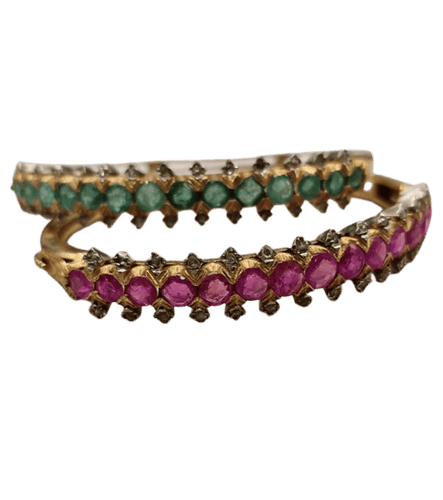 Bracelet Bracelets jonc vintage en or 18 carats, rubis, émeraudes et diamants 58 Facettes