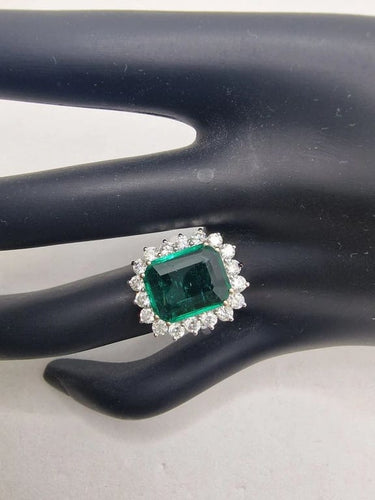 Bague Bague cluster en or blanc avec émeraude et diamants 58 Facettes