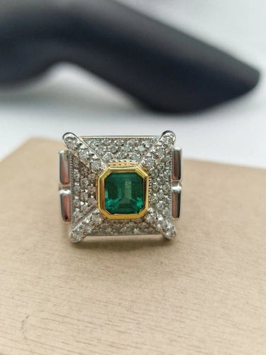 Bague 55 Bague cocktail en or jaune et or blanc 18 carats avec émeraude et diamants 58 Facettes