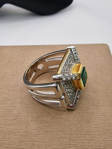 Bague 55 Bague cocktail en or jaune et or blanc 18 carats avec émeraude et diamants 58 Facettes