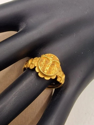 Bague 61 Bague chevalière motif Jésus-Christ byzantin en or jaune 18 carats 58 Facettes