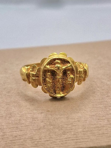 Bague 61 Bague chevalière motif Jésus-Christ byzantin en or jaune 18 carats 58 Facettes