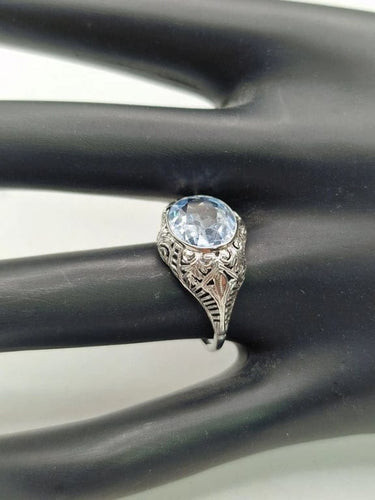 Bague 52 Bague ancienne en or blanc 18 carats et aigue-marine 58 Facettes