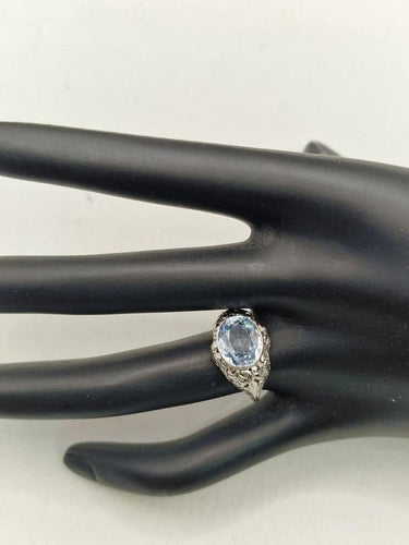 Bague 52 Bague ancienne en or blanc 18 carats et aigue-marine 58 Facettes