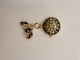Montre Baume & Mercier - Broche montre en or jaune 18 carats et émail 58 Facettes