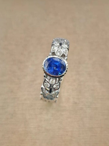 Bague 55 Bague solitaire saphir et diamants en or blanc 18 carats 58 Facettes