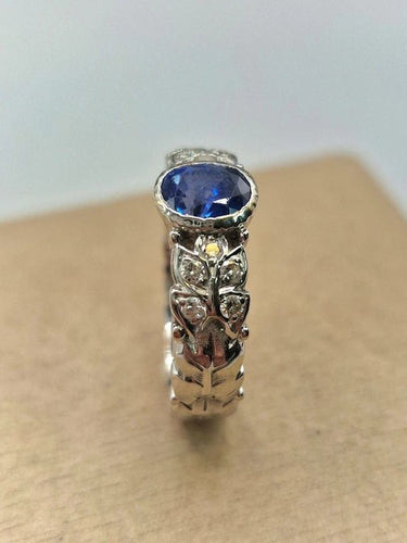 Bague 55 Bague solitaire saphir et diamants en or blanc 18 carats 58 Facettes