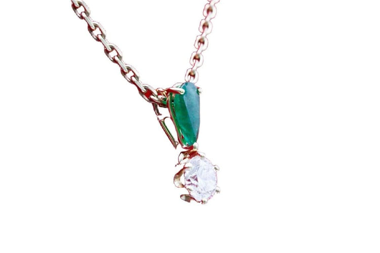 Collier Collier en or jaune avec diamant et émeraude 58 Facettes 240213