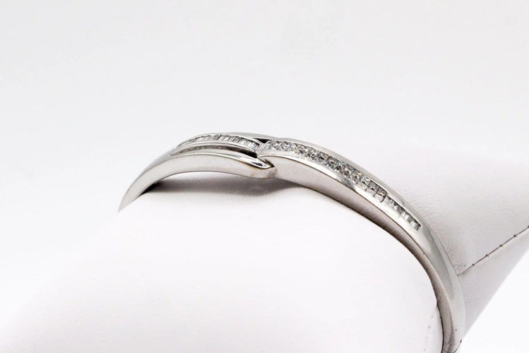 Bracelet Bracelet jonc en or blanc et diamants 58 Facettes 250141