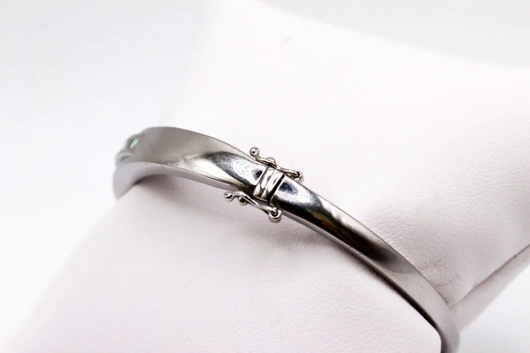 Bracelet Bracelet jonc en or blanc et diamants 58 Facettes 250141