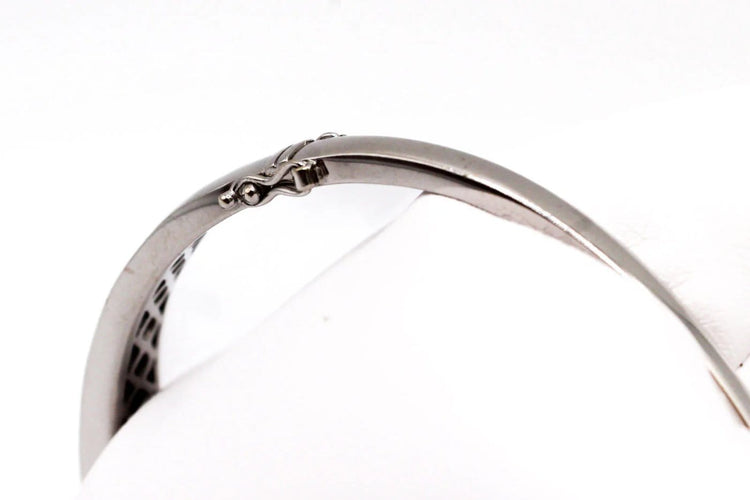 Bracelet Bracelet jonc en or blanc et diamants 58 Facettes 250141