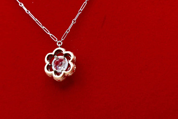 Collier Collier marguerite - Motif fleur en or jaune et platine, diamant et rubis 58 Facettes 240285