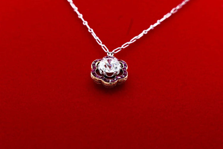 Collier Collier marguerite - Motif fleur en or jaune et platine, diamant et rubis 58 Facettes 240285