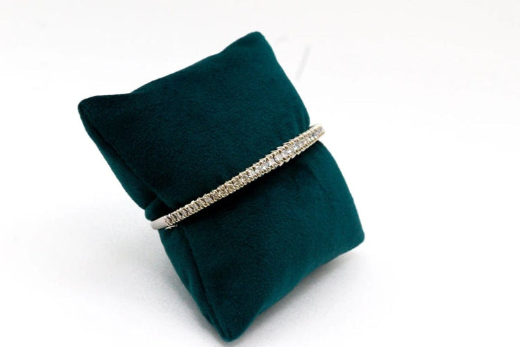 Bracelet Bracelet jonc ouvrant en or blanc 750 serti de diamants 58 Facettes 240034