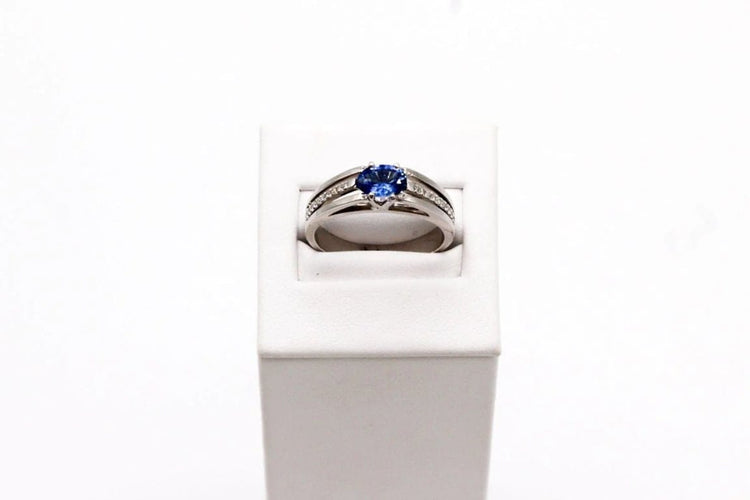 Bague 58 Bague jonc moderne en or blanc avec saphir et diamants 58 Facettes 250125