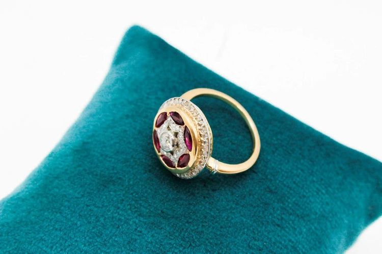 Bague 53 Bague ronde en or bicolore avec diamants et rubis 58 Facettes 250048