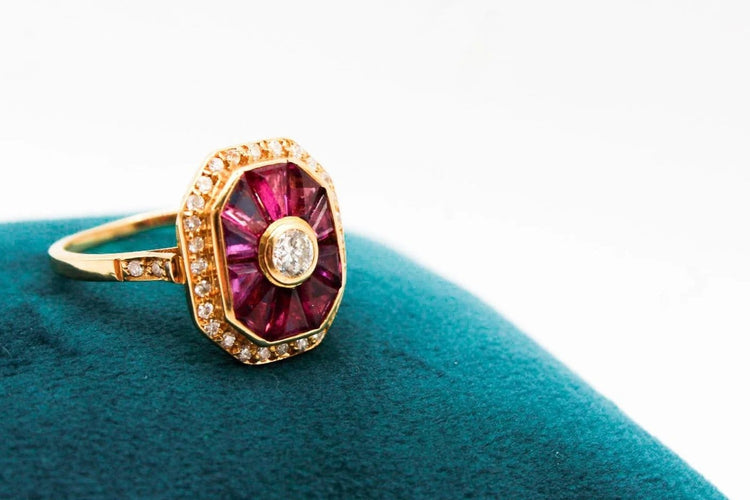 Bague 54 Bague en or jaune 18 carats rubis et diamants 58 Facettes 240344