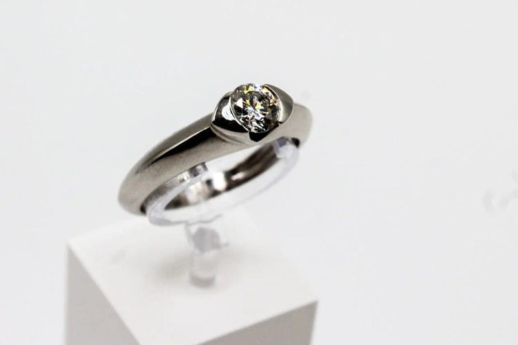 Bague 54 Solitaire - Bague en or blanc 750 ornée d’un diamant 0,46 ct 58 Facettes 240216