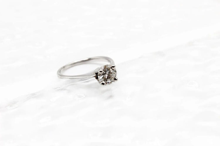 Bague 49 Bague solitaire en or blanc 18 carats avec diamant 0,72 ct 58 Facettes 240259
