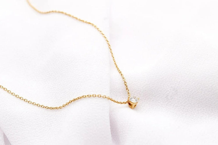 Collier Collier point lumineux en or jaune 750 et diamant 58 Facettes 250133