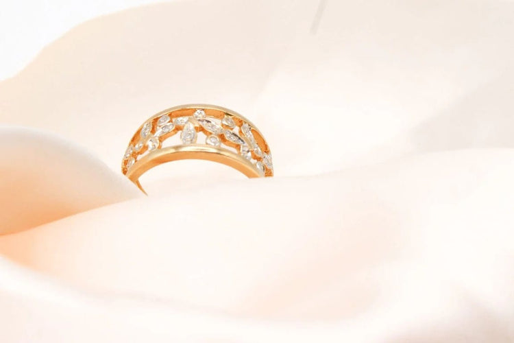 Bague 57 Bague papillons en or jaune et diamants 58 Facettes 250544