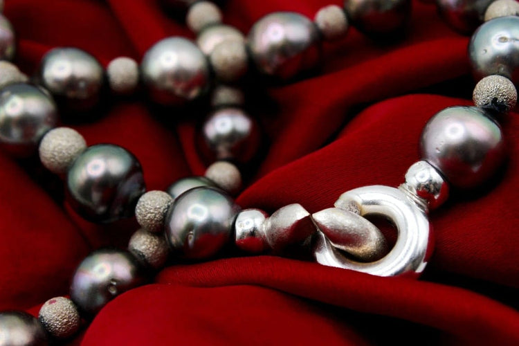 Collier Collier en perles de Tahiti en or blanc 750 58 Facettes 240132