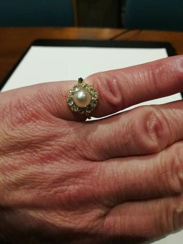 Bague 54 Bague ancienne en or jaune 18 carats, perle fine et diamants 58 Facettes