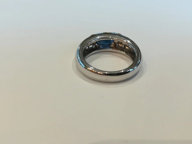 Bague 52 Bague jonc en or blanc 18 ct avec saphir et diamants 58 Facettes