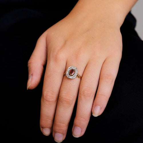 Bague 56 Bague ancienne en or blanc et jaune, rubis et diamants 58 Facettes