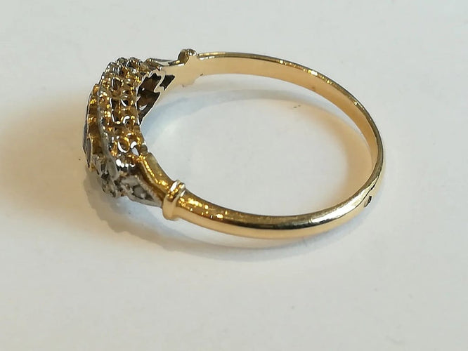 Bague 56 Bague jarretière ancienne en or jaune et or blanc, saphirs et diamants 58 Facettes
