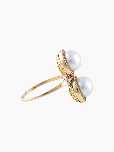 Bague 67 Bague ancienne Toi & Moi en or jaune, perles et rubis 58 Facettes