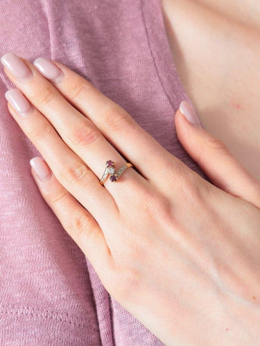 Bague 51 Bague trilogie rubis et diamants en or jaune 750 58 Facettes
